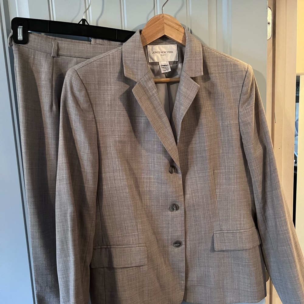 Jones New York Suit - Picture 1 of 3